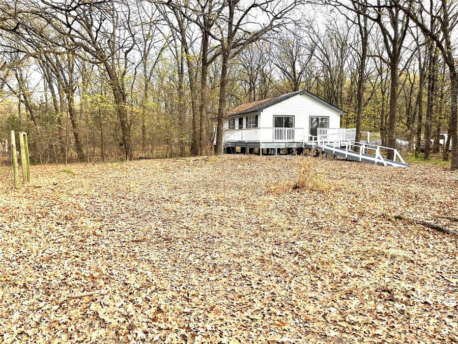 Property photo for 812 Sundance Drive, Quinlan, TX