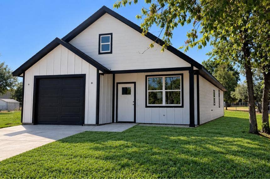 Property photo for 313 Timberline Drive, Granbury, TX