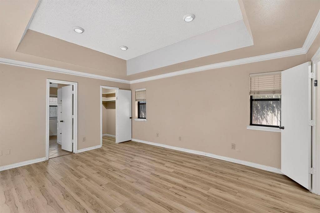 1606 Treehouse Lane, Plano, TX 75023 Tray ceiling with recessed lighting