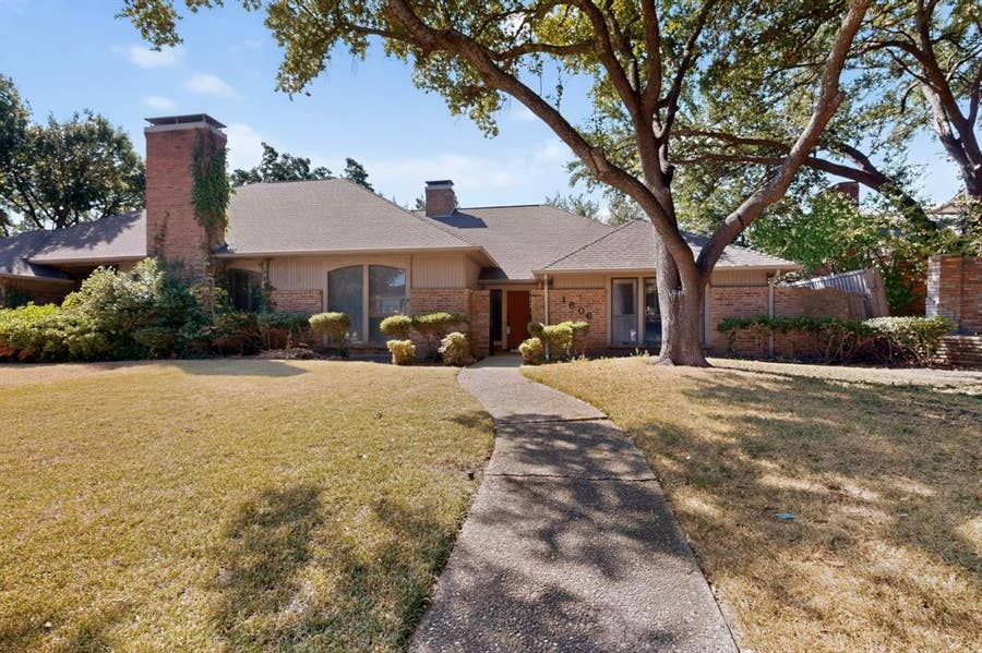 Property photo for 1606 Treehouse Lane, Plano, TX