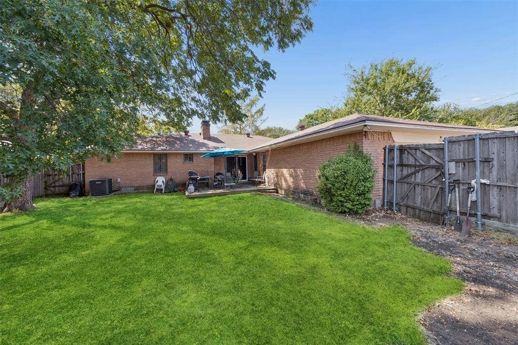 5629 Ledgestone Drive, Dallas, TX 75214 5629 Ledgestone Drive, Dallas, TX 75214