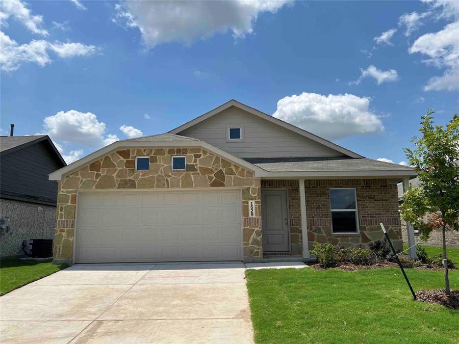 Property photo for 1529 Lanner Meadows Lane, Forney, TX