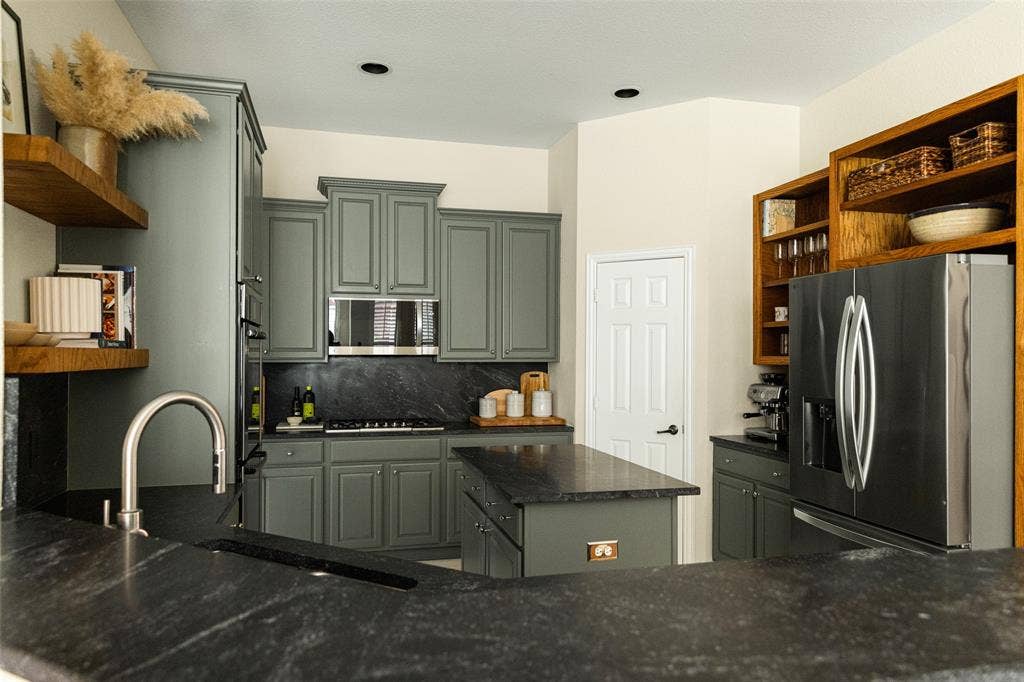1206 Lakebreeze Drive, Garland, TX 75043 1206 Lakebreeze Drive, Garland, TX 75043