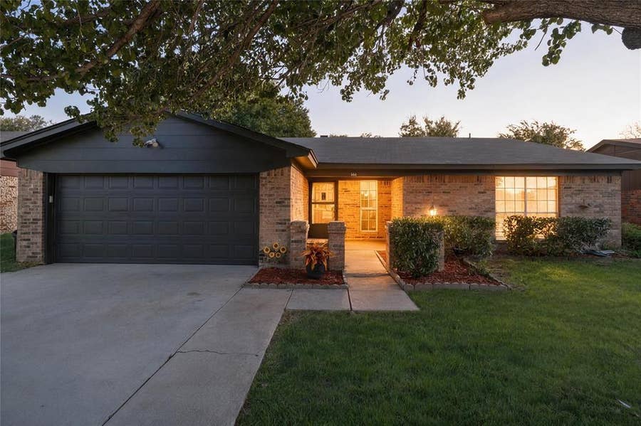 Property photo for 304 Cambridge Drive, Saginaw, TX