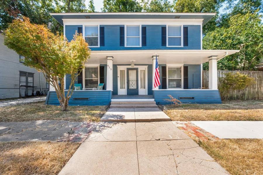 Property photo for 415 W Franklin Street, Waxahachie, TX