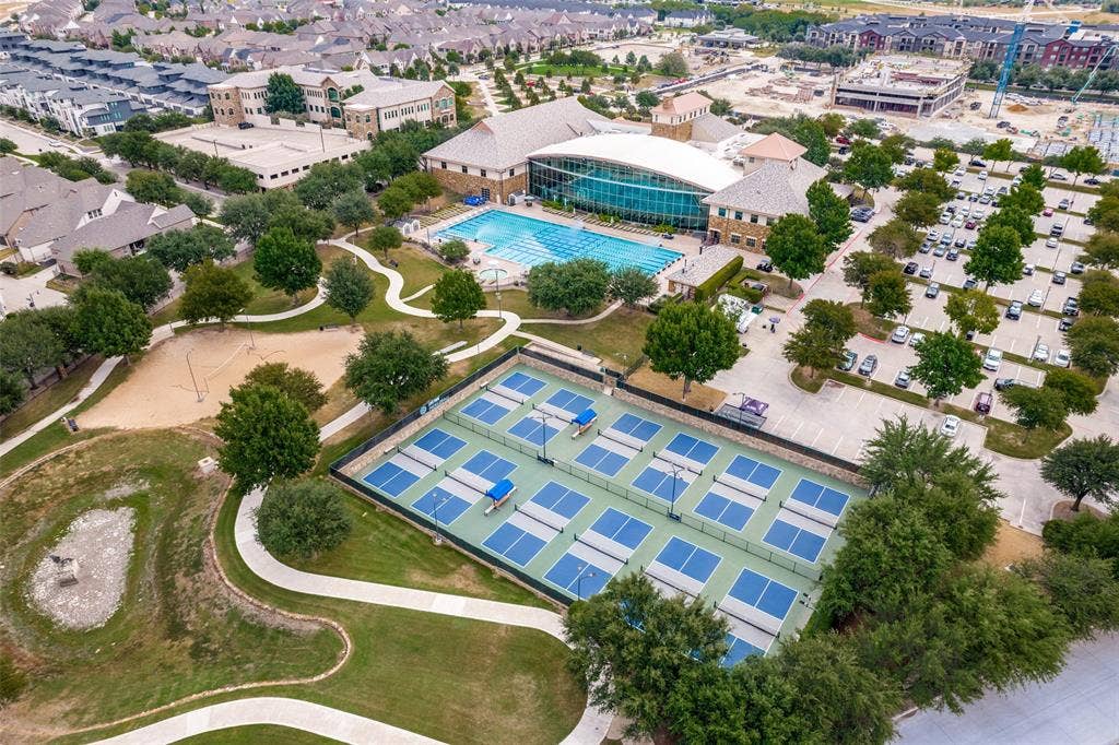 Pool days, tennis matches & time to unwind—Life Time offers a resort-inspired setting designed for both activity and relaxation.