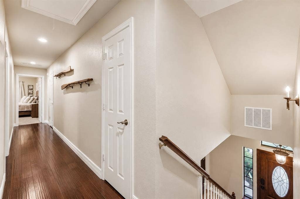 secondary bedroom hallway