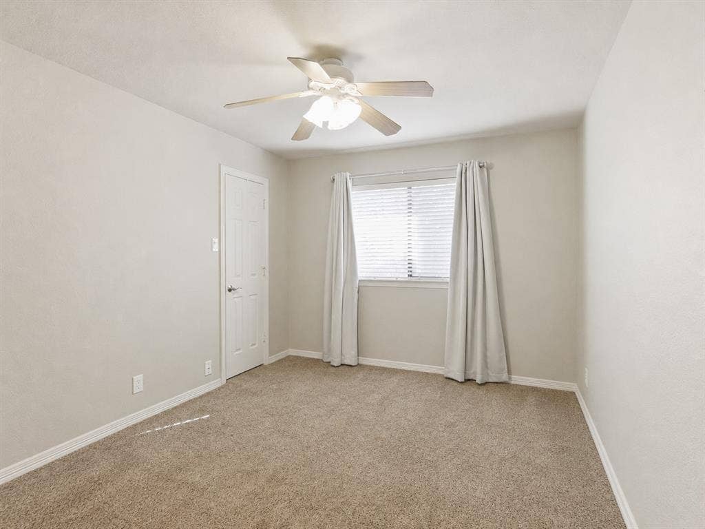 Secondary bedroom