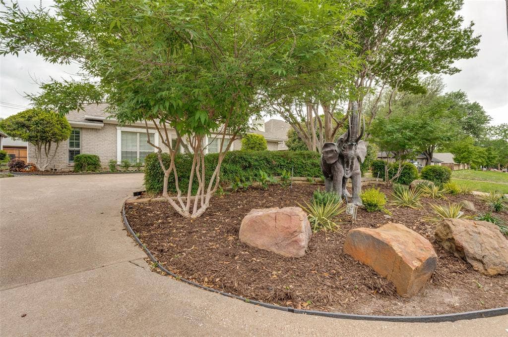 5322 W Mockingbird Lane, Dallas, TX 75209 5322 W Mockingbird Lane, Dallas, TX 75209