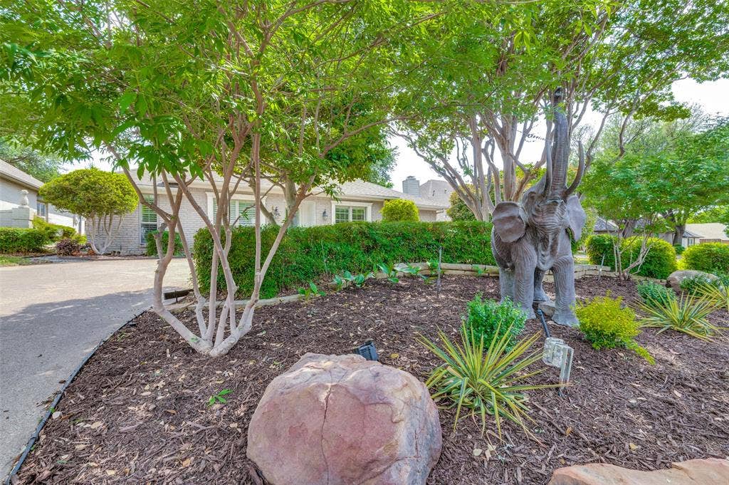 5322 W Mockingbird Lane, Dallas, TX 75209 5322 W Mockingbird Lane, Dallas, TX 75209