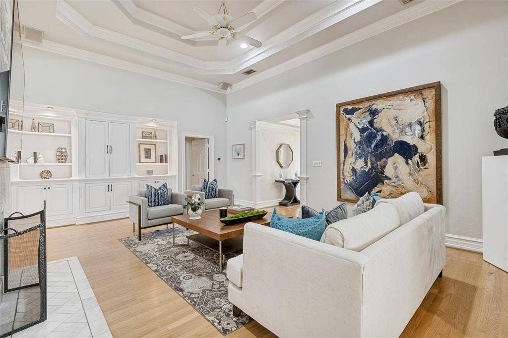 5322 W Mockingbird Lane, Dallas, TX 75209 5322 W Mockingbird Lane, Dallas, TX 75209