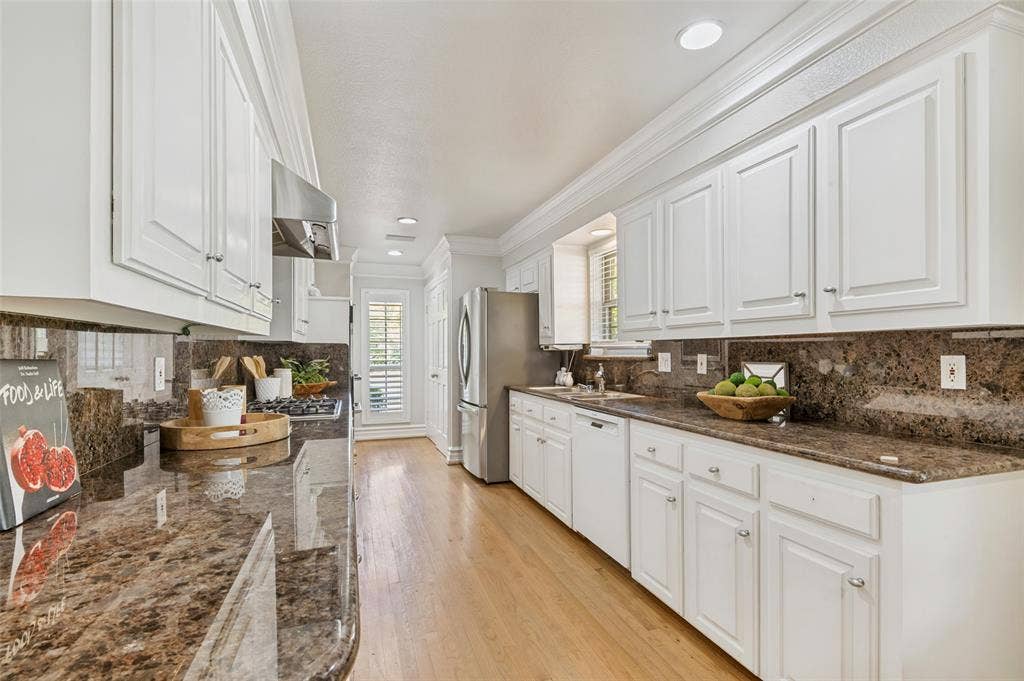 5322 W Mockingbird Lane, Dallas, TX 75209 5322 W Mockingbird Lane, Dallas, TX 75209