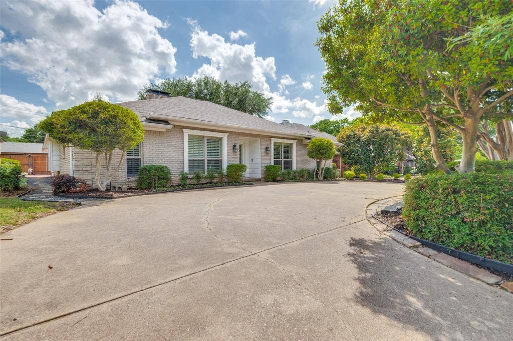 5322 W Mockingbird Lane, Dallas, TX 75209 5322 W Mockingbird Lane, Dallas, TX 75209