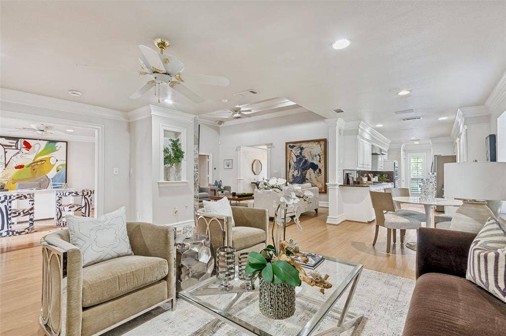 5322 W Mockingbird Lane, Dallas, TX 75209 5322 W Mockingbird Lane, Dallas, TX 75209