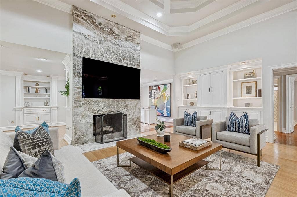 5322 W Mockingbird Lane, Dallas, TX 75209 5322 W Mockingbird Lane, Dallas, TX 75209