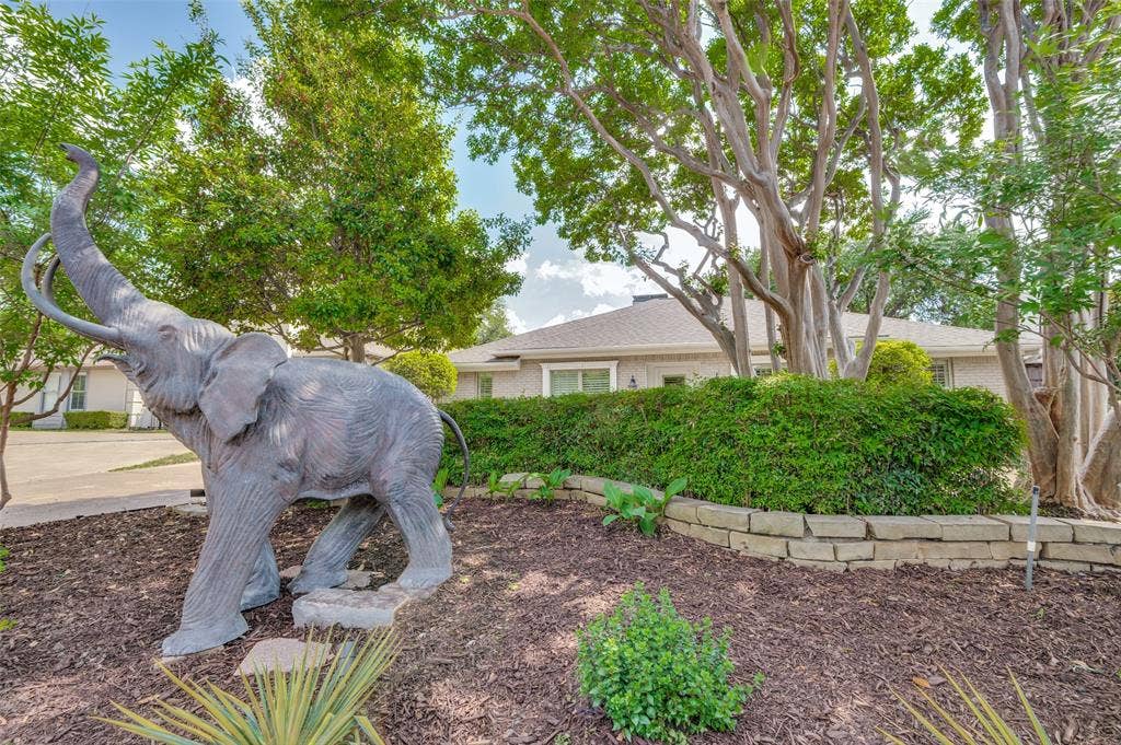 5322 W Mockingbird Lane, Dallas, TX 75209 5322 W Mockingbird Lane, Dallas, TX 75209