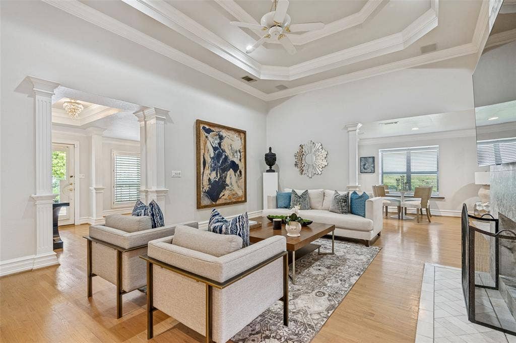 5322 W Mockingbird Lane, Dallas, TX 75209 5322 W Mockingbird Lane, Dallas, TX 75209