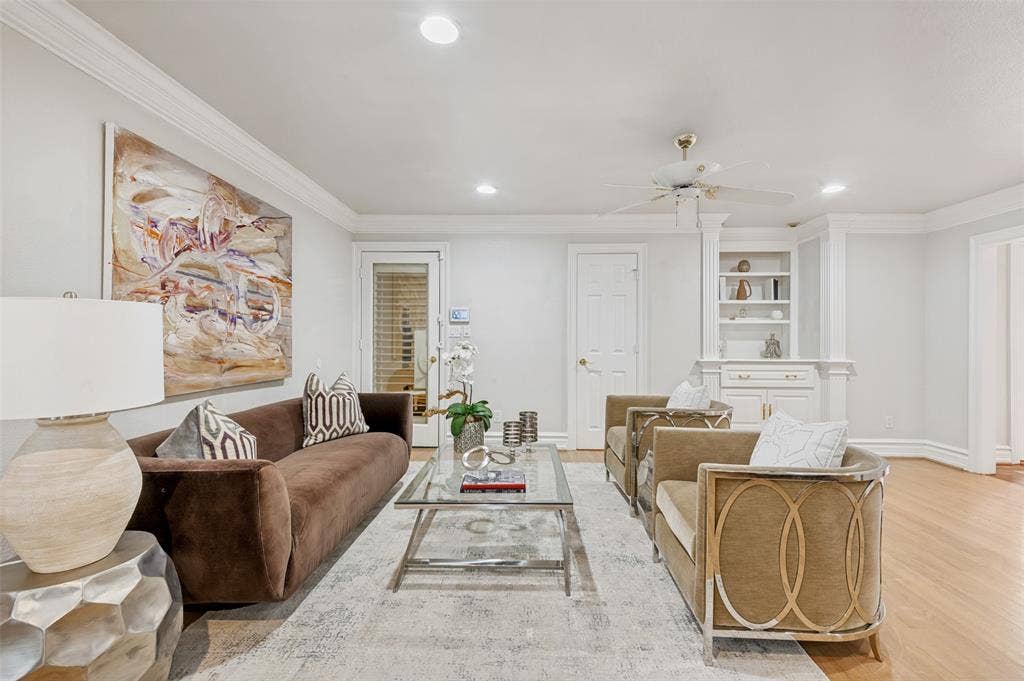 5322 W Mockingbird Lane, Dallas, TX 75209 5322 W Mockingbird Lane, Dallas, TX 75209