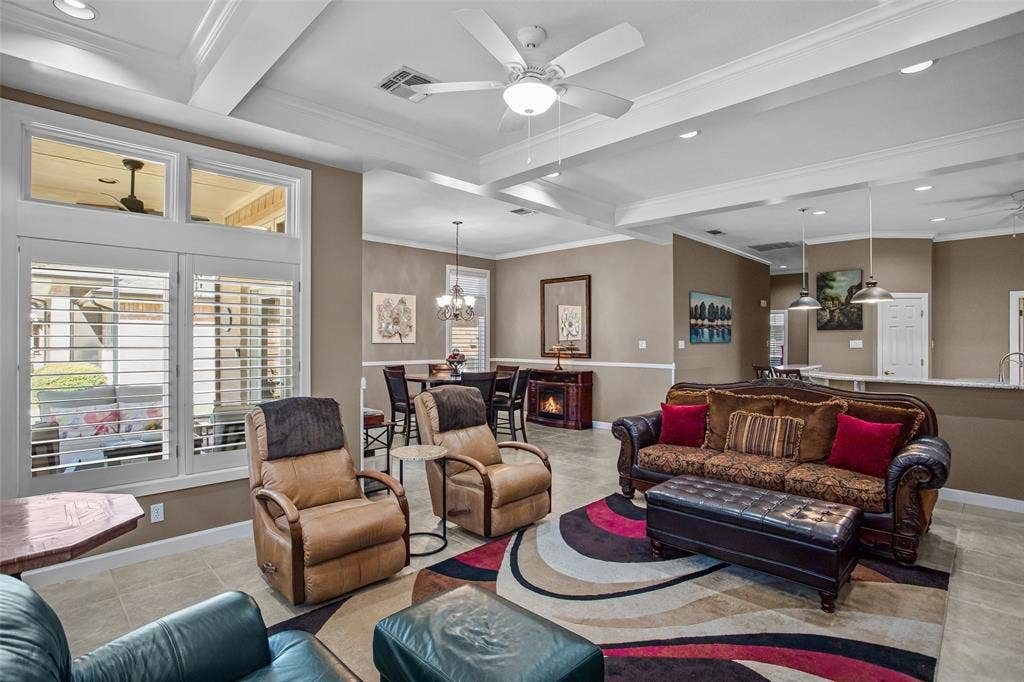 8606 Leisure Lane, Granbury, TX 76049