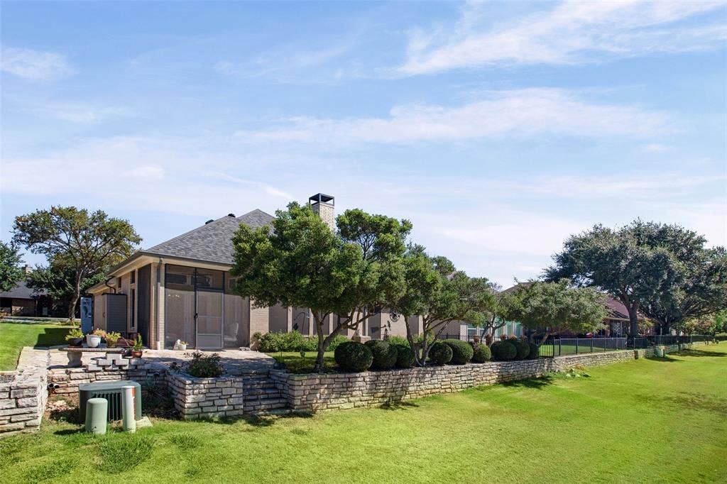 8606 Leisure Lane, Granbury, TX 76049