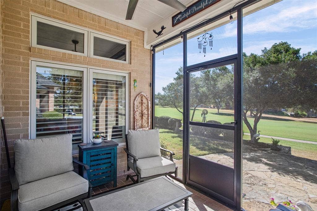 Screened in back porch.