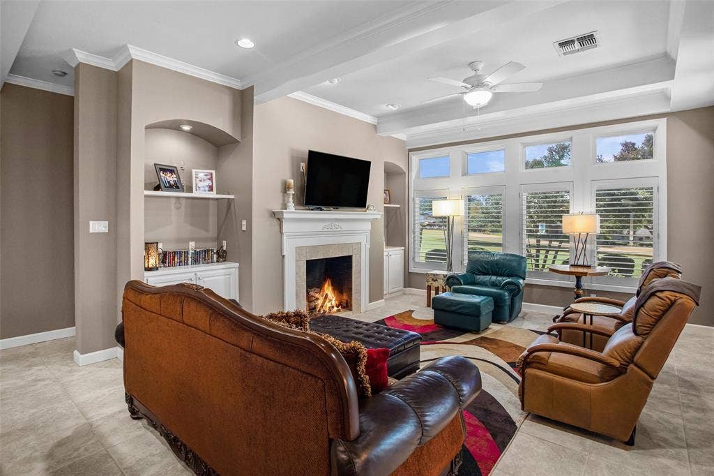 8606 Leisure Lane, Granbury, TX 76049