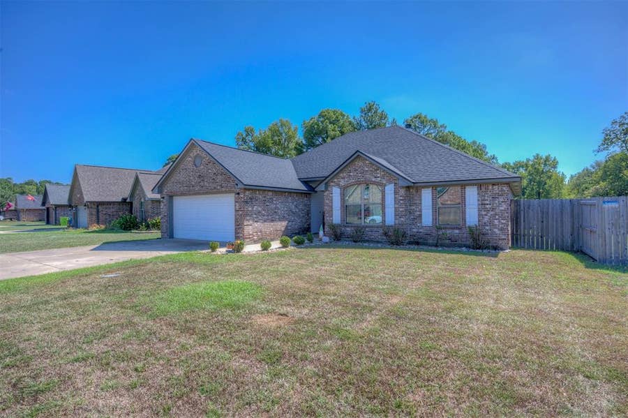 Property photo for 149 Lola Circle, Benton, LA