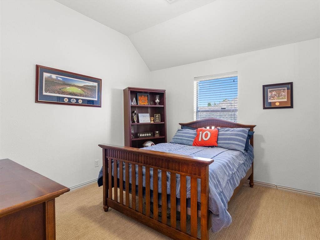 Secondary upstairs bedroom