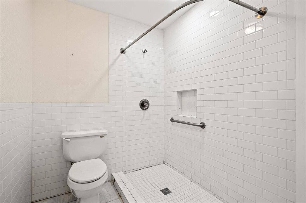 3131 Lockmoor Lane, Dallas, TX 75220 3131 Lockmoor Lane, Dallas, TX 75220