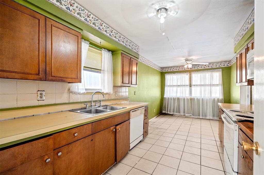 3131 Lockmoor Lane, Dallas, TX 75220 3131 Lockmoor Lane, Dallas, TX 75220