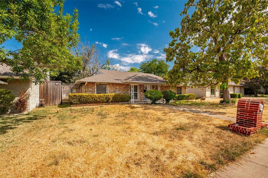Property photo for 3131 Lockmoor Lane, Dallas, TX