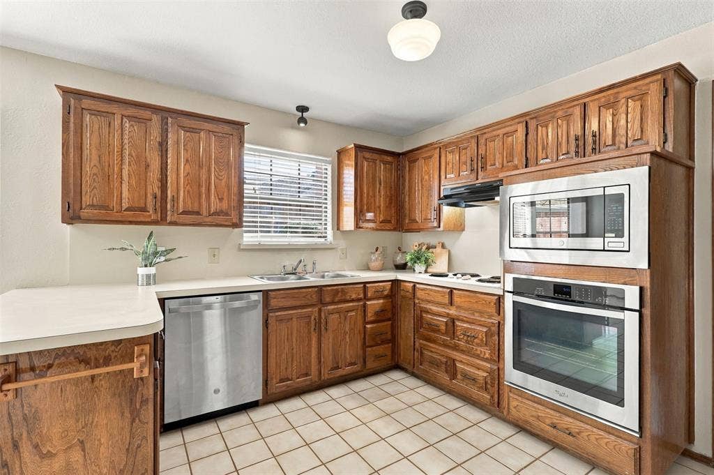 5304 Ridge Springs Court, Arlington, TX 76017