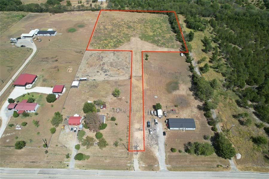 Property photo for 8701 Fm 697, Whitewright, TX