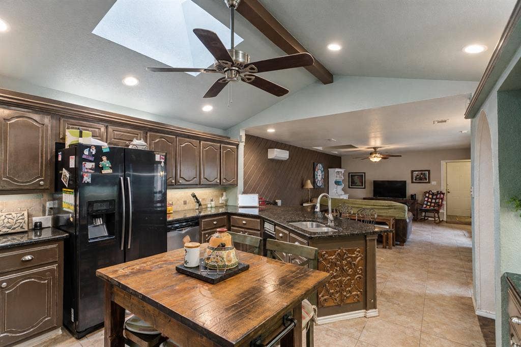 3806 Timberlake Drive, Plano, TX 75023 3806 Timberlake Drive, Plano, TX 75023