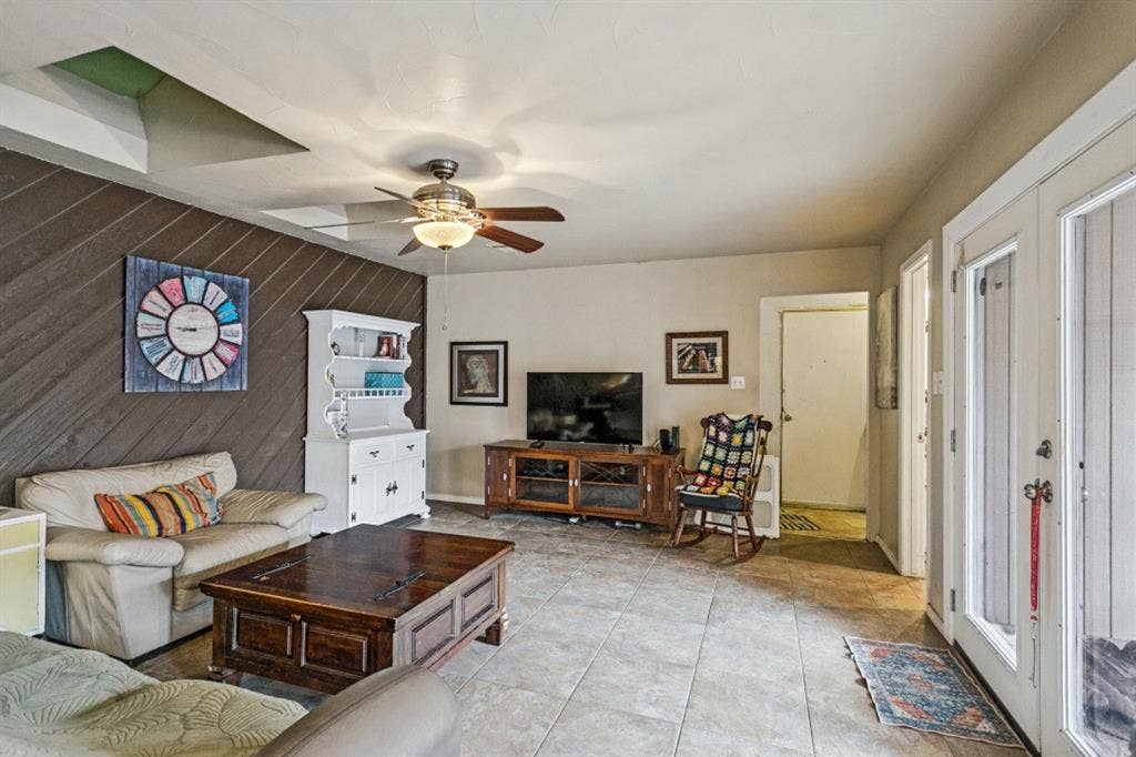 3806 Timberlake Drive, Plano, TX 75023 3806 Timberlake Drive, Plano, TX 75023