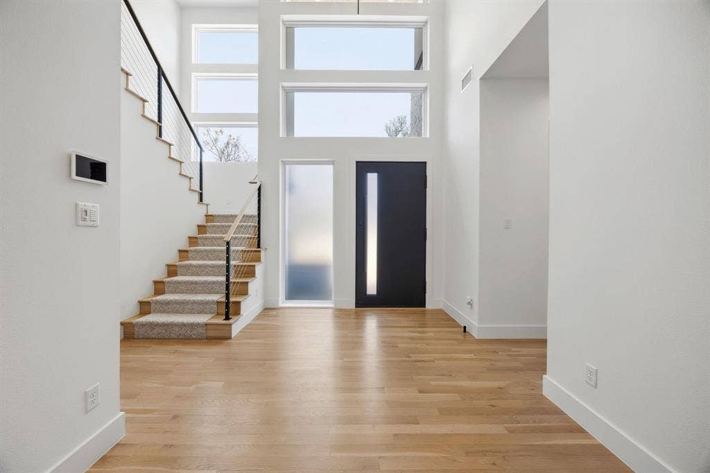 9750 Mixon Drive, Dallas, TX 75220 9750 Mixon Drive, Dallas, TX 75220