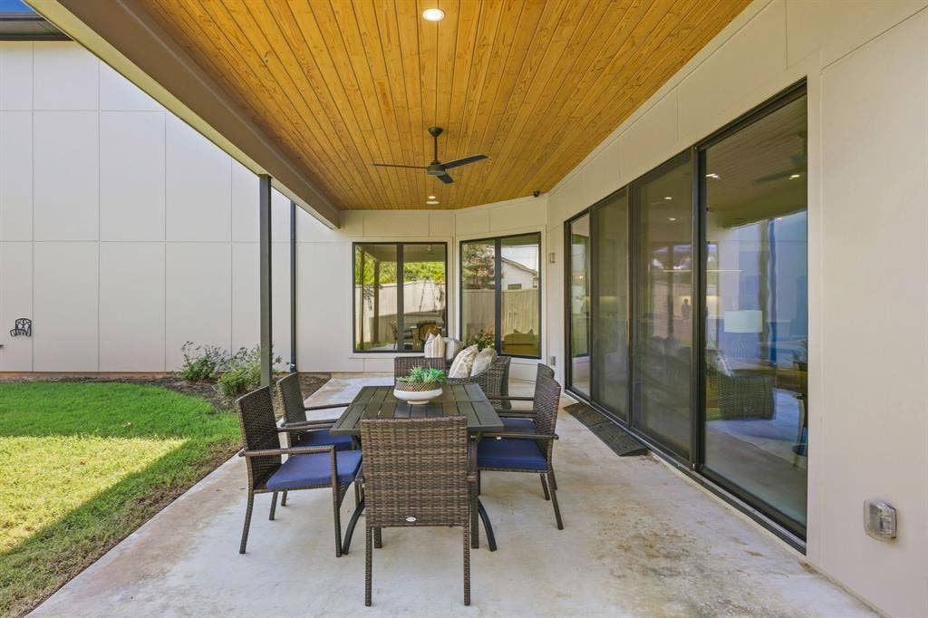 9750 Mixon Drive, Dallas, TX 75220 9750 Mixon Drive, Dallas, TX 75220