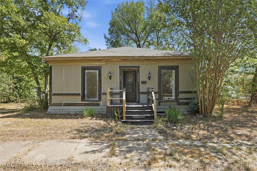 Property photo for 307 S Goodman, Kerens, TX