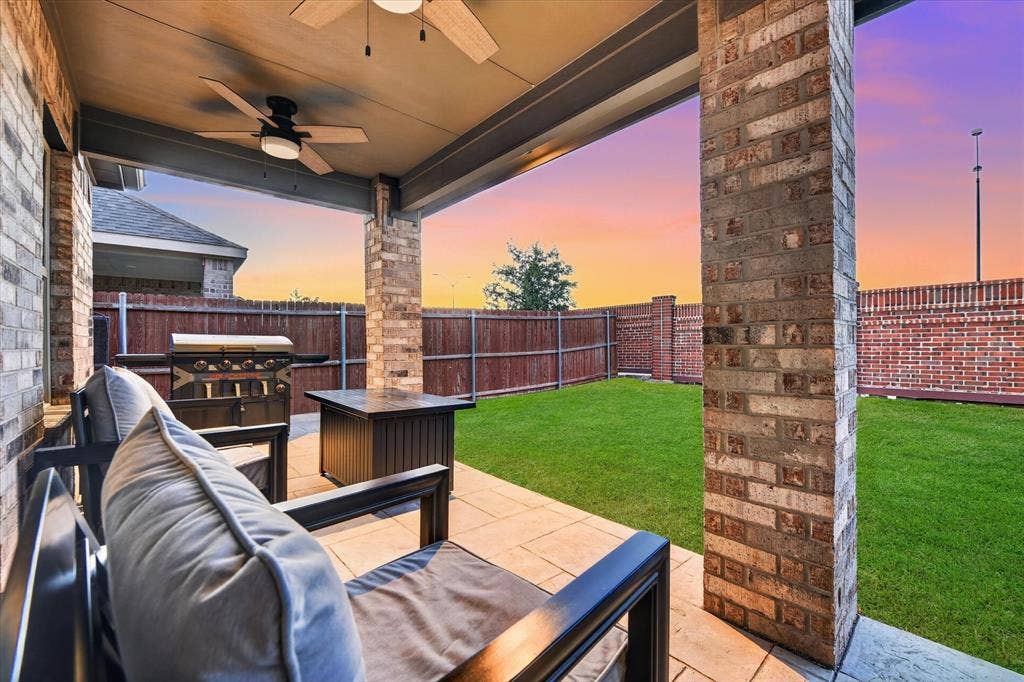 2128 Gill Star Drive, Haslet, TX 76052