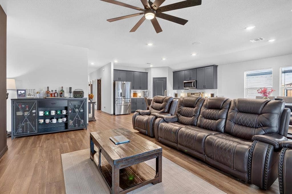 2128 Gill Star Drive, Haslet, TX 76052