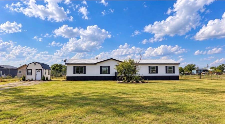 Property photo for 6505 Vintner Trail, Joshua, TX