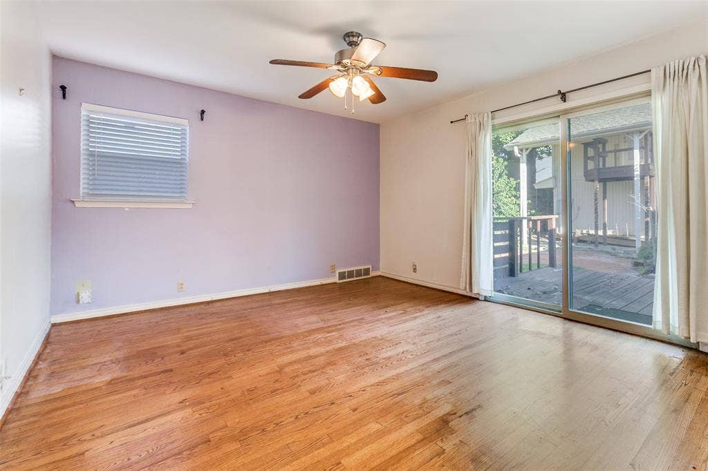 9759 Shoreview Road, Dallas, TX 75238 Sliding doors offer access to backyard.