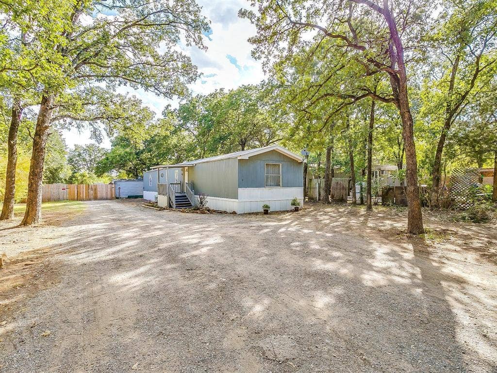 1802 Whispering Oaks Street, Burleson, TX 76028 1802 Whispering Oaks Street, Burleson, TX 76028