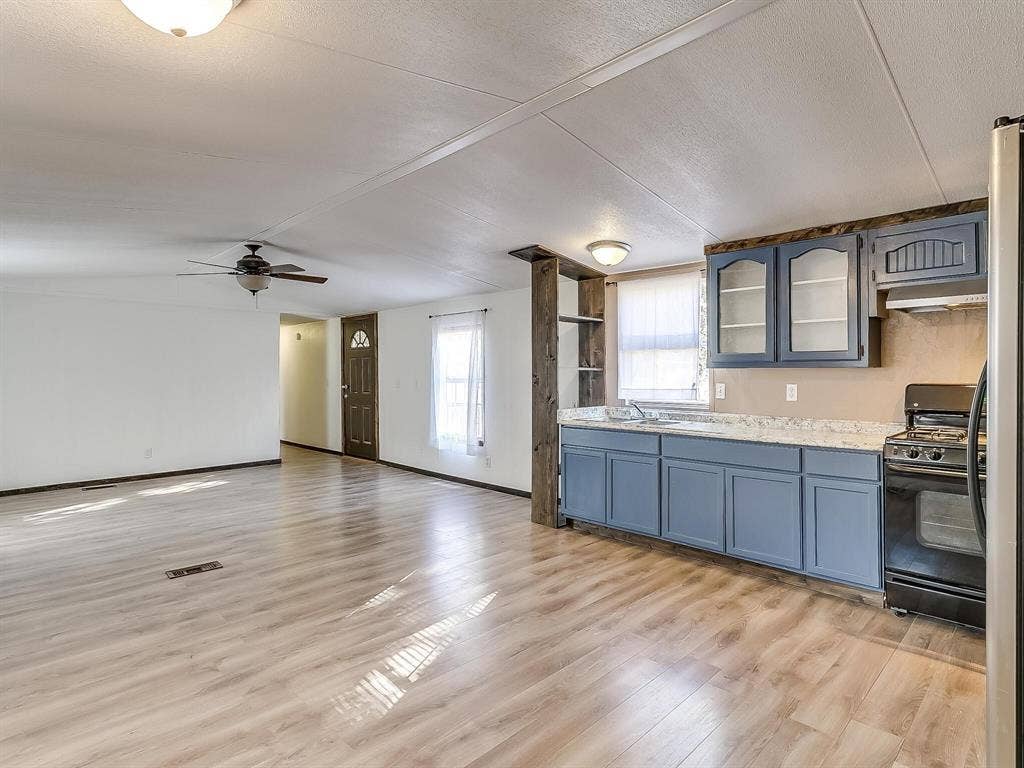 1802 Whispering Oaks Street, Burleson, TX 76028 1802 Whispering Oaks Street, Burleson, TX 76028