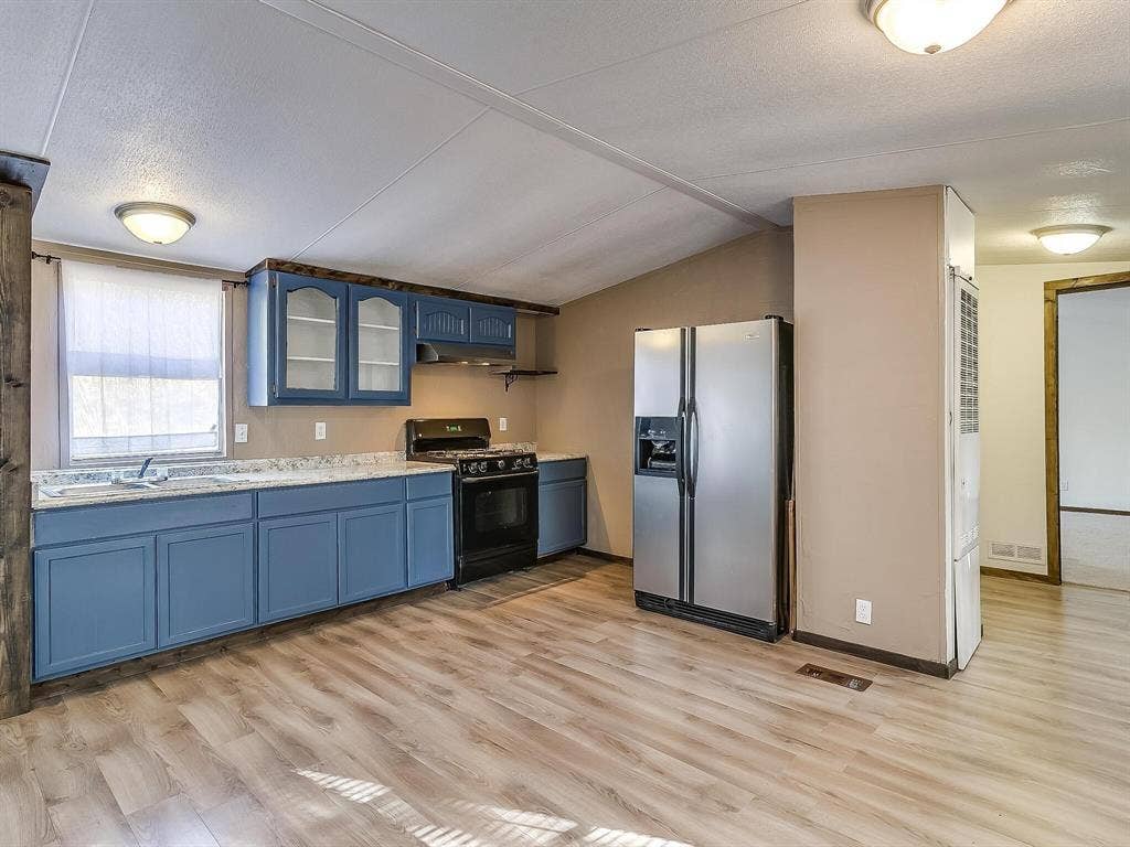 1802 Whispering Oaks Street, Burleson, TX 76028 1802 Whispering Oaks Street, Burleson, TX 76028