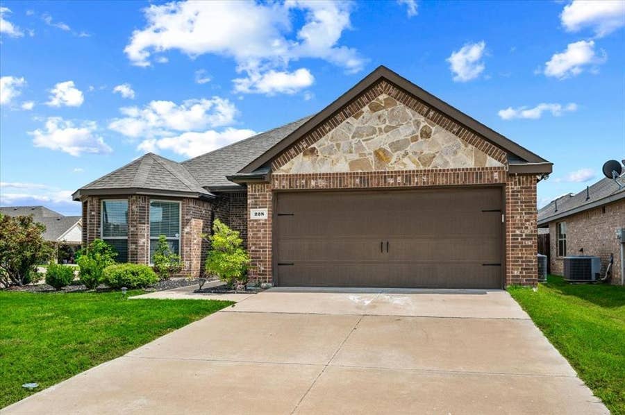 Property photo for 228 Garden Grove Drive, Waxahachie, TX
