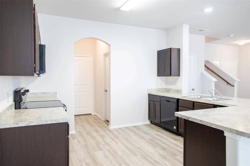 3202 Sonoma Trail, Ennis, TX 75119 3202 Sonoma Trail, Ennis, TX 75119
