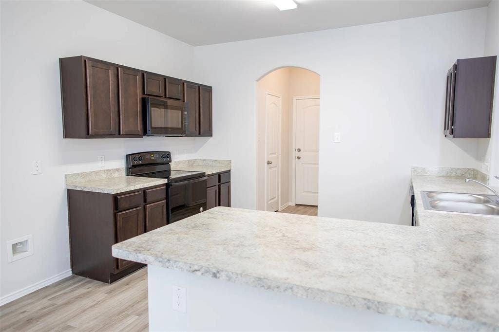 3202 Sonoma Trail, Ennis, TX 75119 3202 Sonoma Trail, Ennis, TX 75119