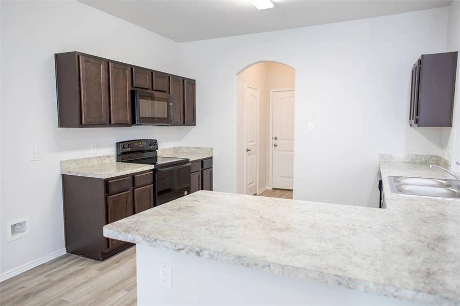 Property photo for 3202 Sonoma Trail, Ennis, TX