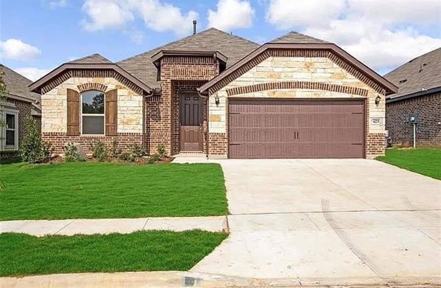 Property photo for 423 Cooper Street, Argyle, TX